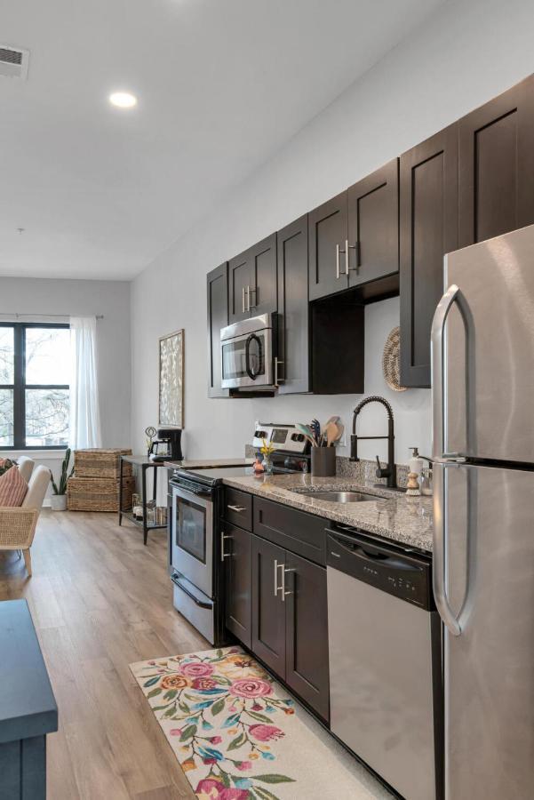 Refreshing 2 Bedroom, 3 Bed Nashville Condo W Free Parking Near Restaurants Buitenkant foto